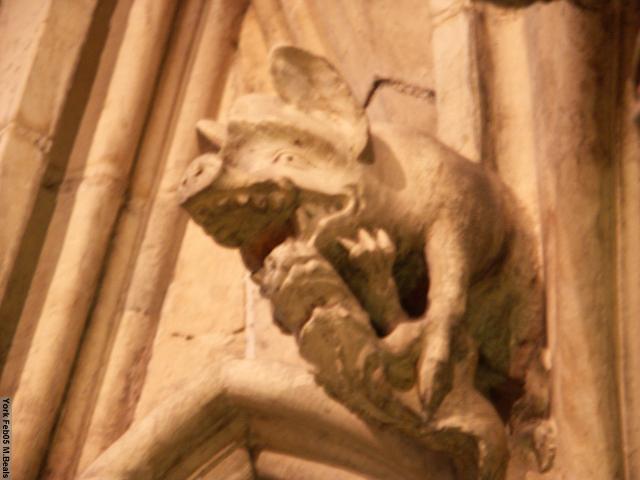 PICT5449-Chapter_House_stone_feature