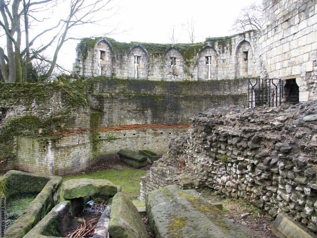 PICT5489-Multangular_tower