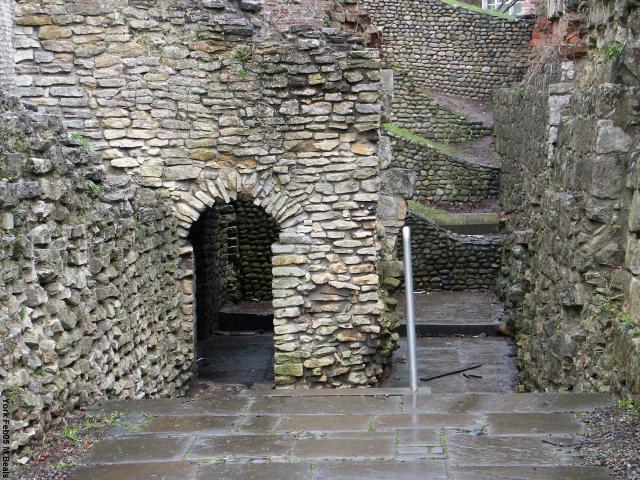 PICT5493-Roman_tower